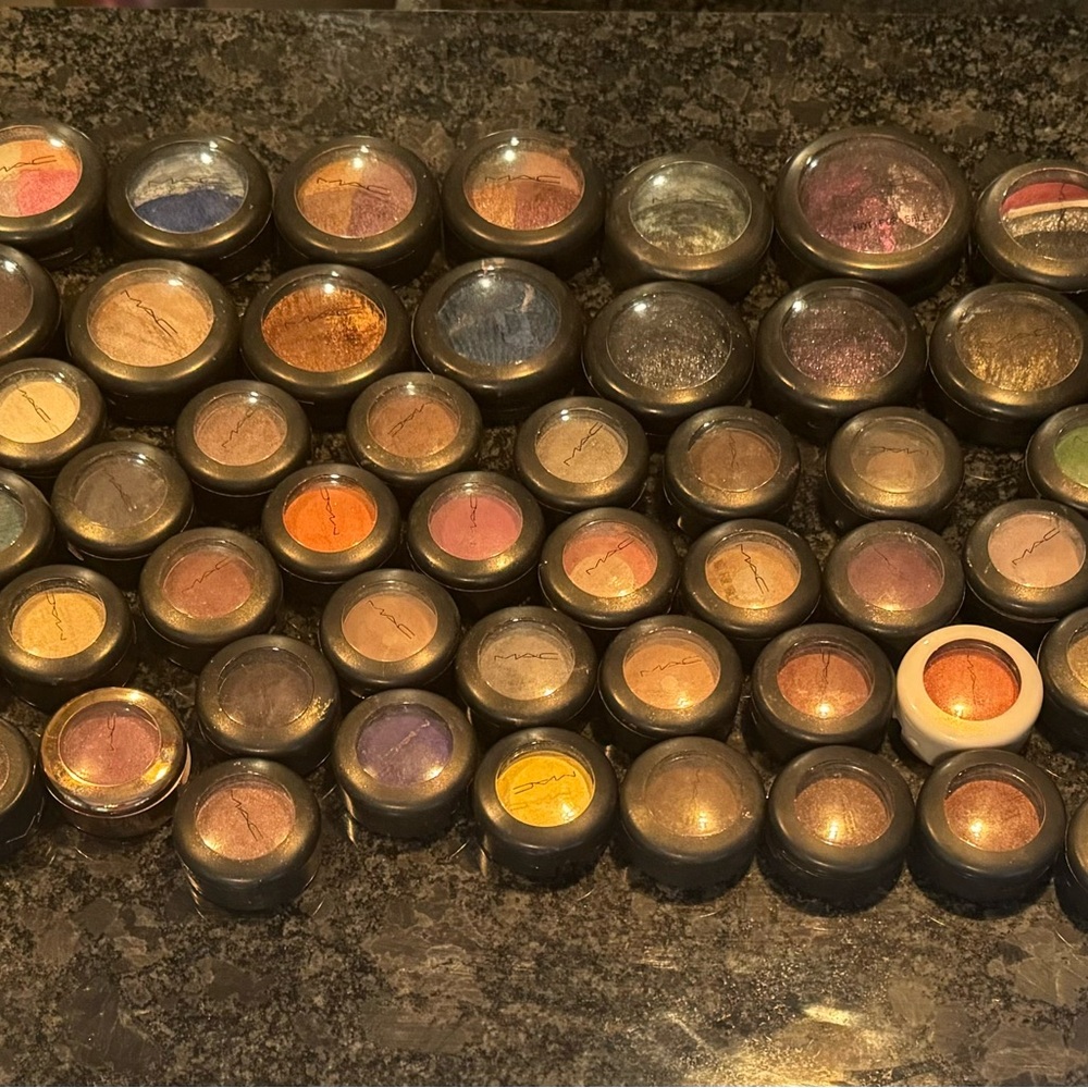 MAC eyeshadows - Picture 3 of 7
